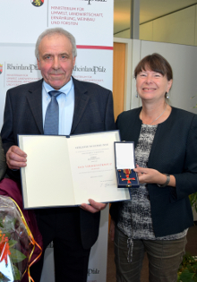 Bundesverdienstkreuz für Richard Rutz . Ministerium für Klimaschutz ...
