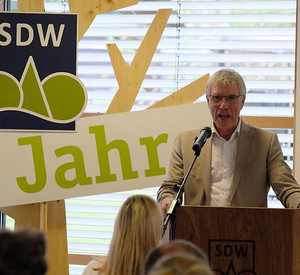 Staatssekretär Dr. Erwin Manz bei seiner Festrede