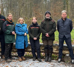 Im Ober-Olmer Wald stellt Klimaschutzministerin Katrin Eder das „WaldEcho Rheinland-Pfalz“ vor