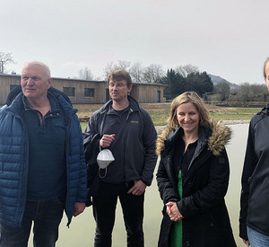 Katrin Eder beim Besuch des NABU-Zentrums Rheinauen