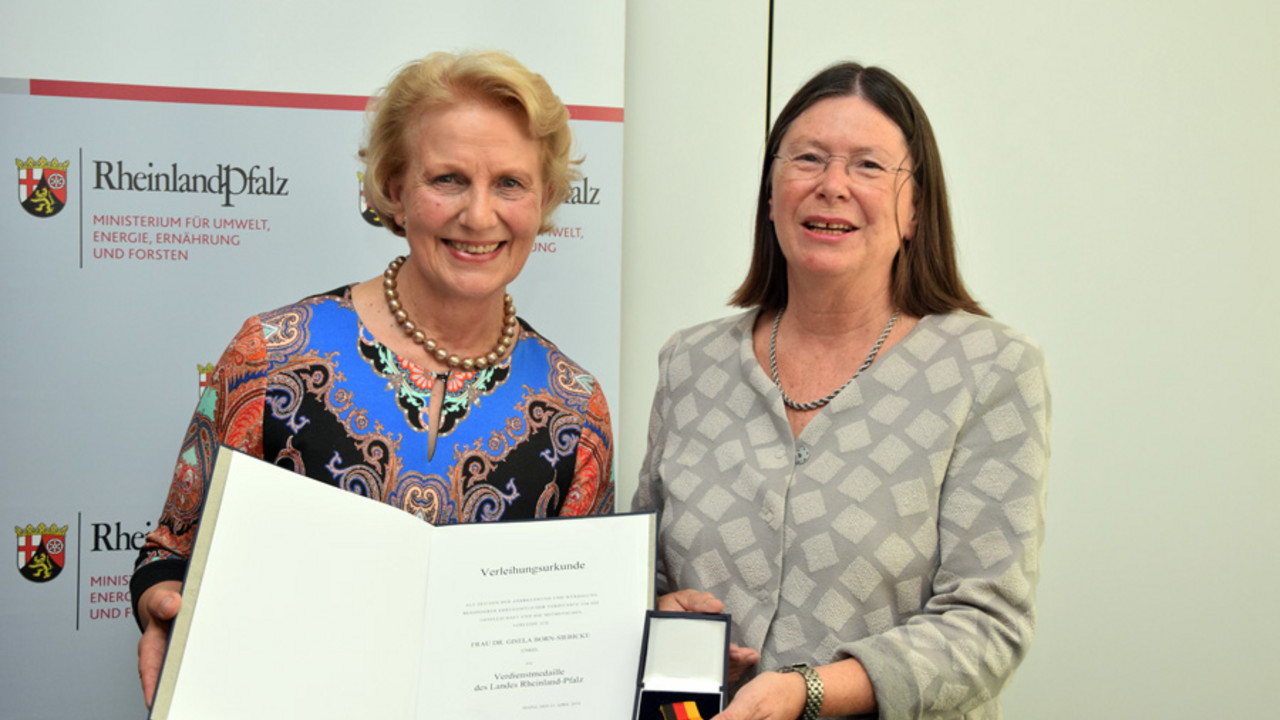 Umweltministerin Ulrike Höfken mit Gisela Born-Siebicke