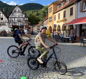 Umweltministerin Höfken beim Stadtradeln in Annweiler