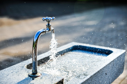 So viel Wasser steckt in deiner Nahrung.