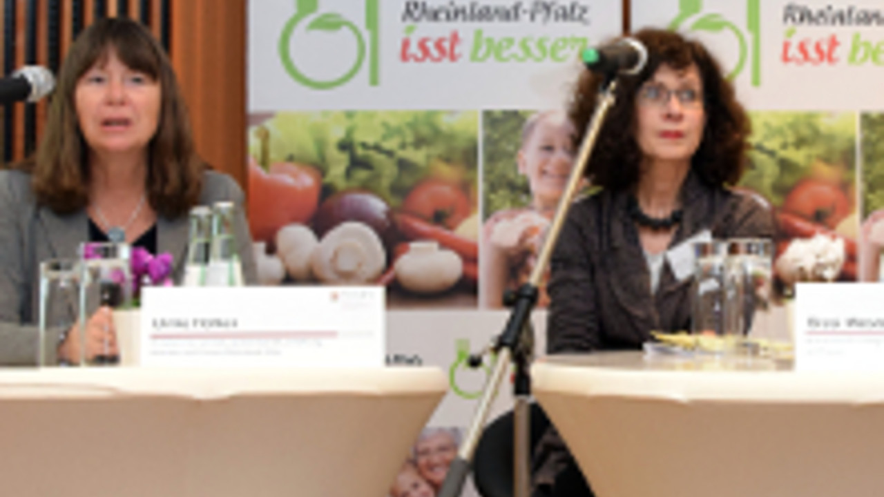 Ulrike Höfken und Sissi Westrich bei der Veranstaltung im Umweltministerium