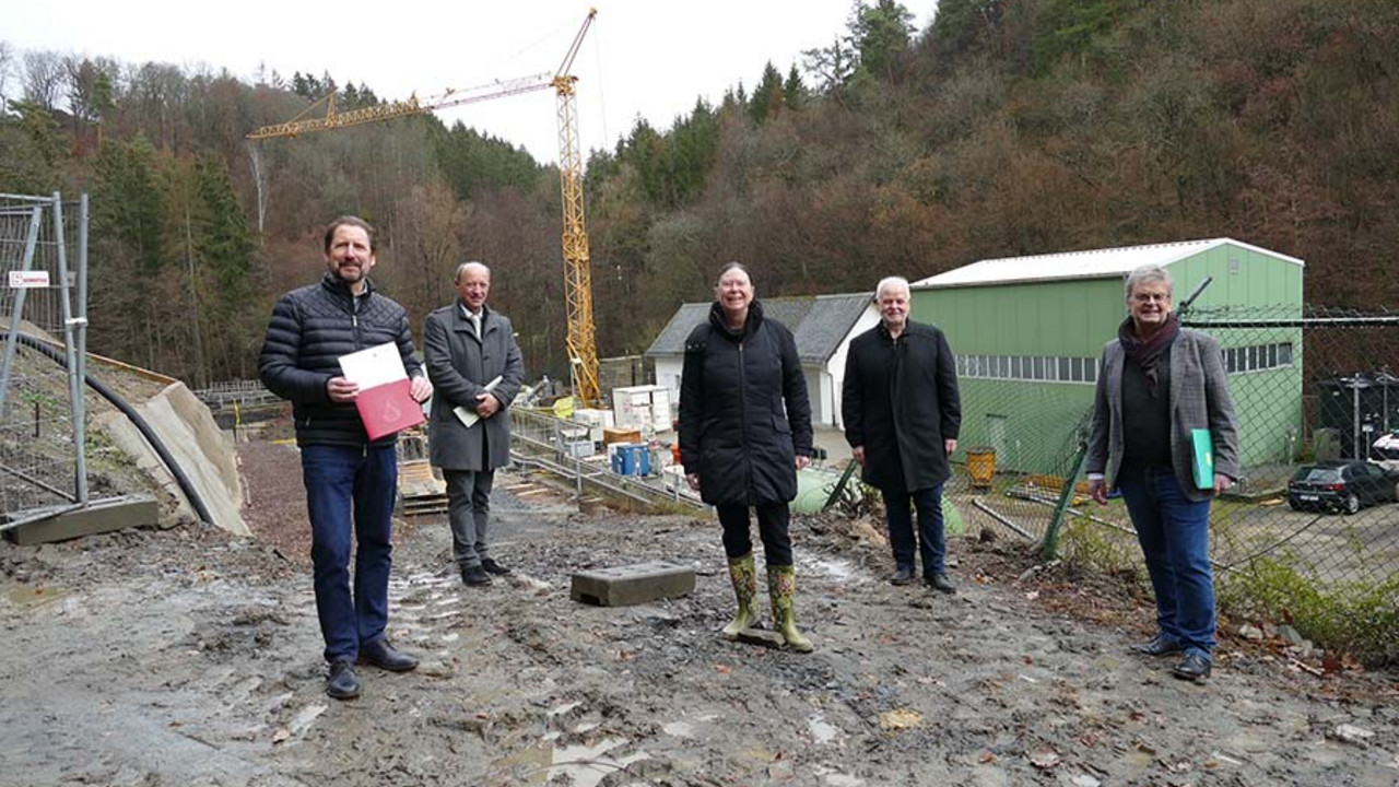 Förderbescheidübergabe im Oberen Baybachtal