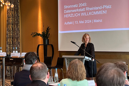 Klimaschutzministerin Katrin Eder spricht zum Auftakt der Datenwerkstatt Rheinland-Pfalz