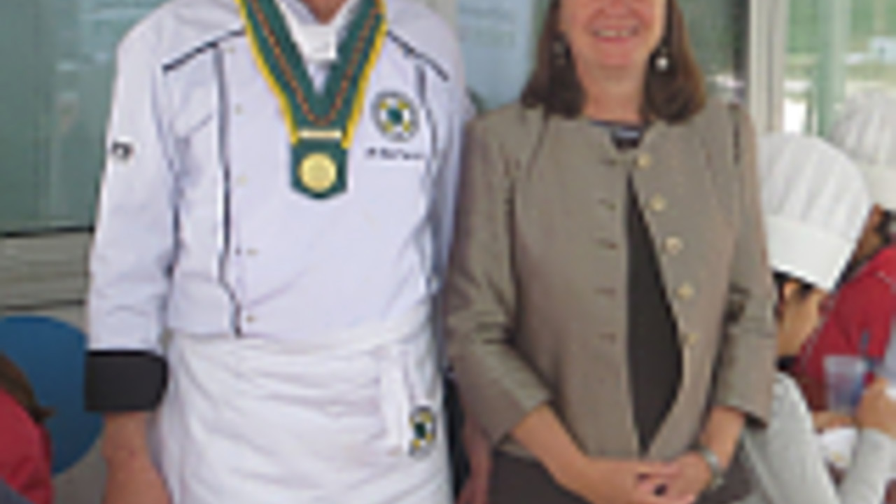 Ernährungsministerin Ulrike Höfken mit Peter Siegmund