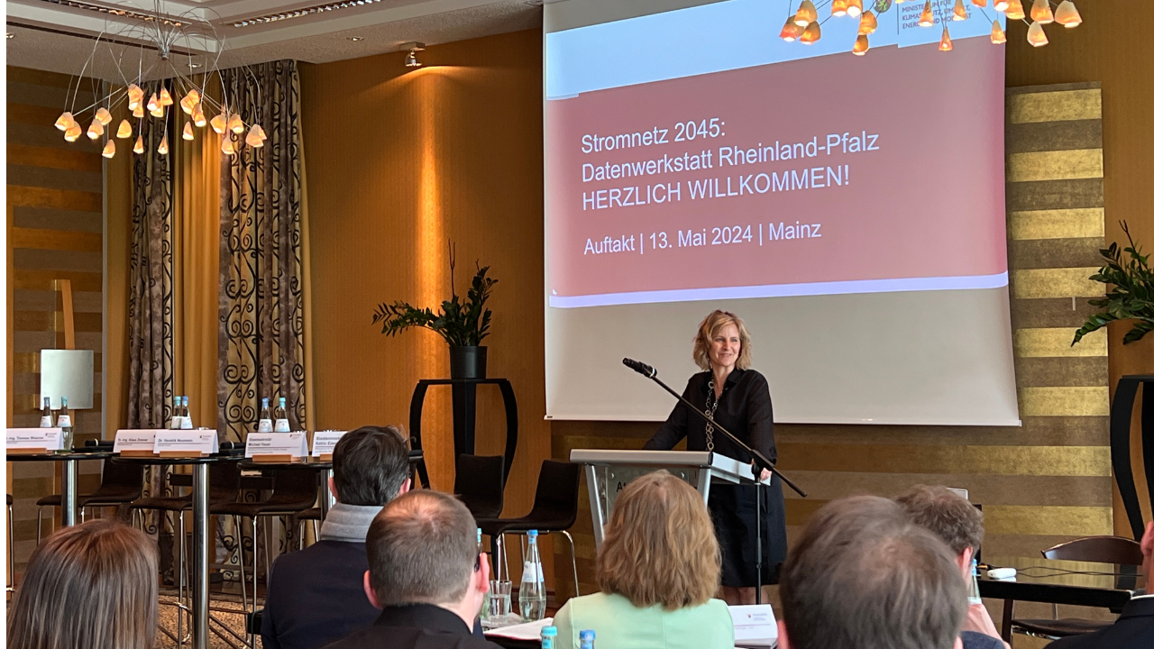 Klimaschutzministerin Katrin Eder beim Auftakt zur Datenwerkstatt Rheinland-Pfalz