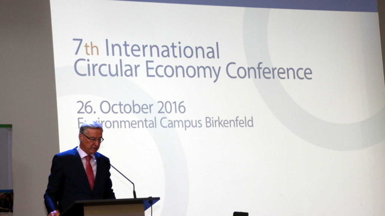 Thomas Griese bei der Eröffnung der Internationalen Kreislaufwirtschaftskonferenz auf dem Umwelt-Campus Birkenfeld