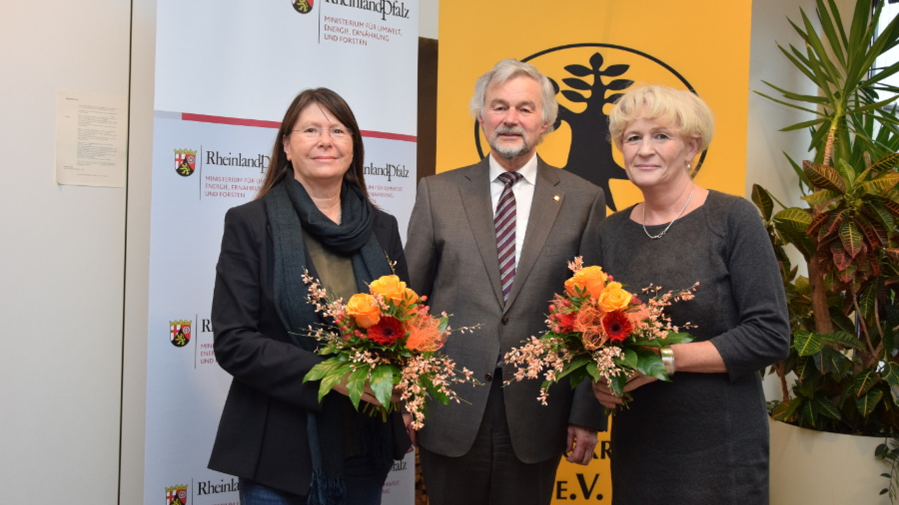 Umweltministerin Ulrike Höfken, die zur Ökologia 2017 ernannt wurde, ihre Vorgängerin Beate Jessel, Präsidentin des Bundesamtes für Naturschutz, und Hans-Joachim Ritter, Vorsitzender der Stiftung für Ökologie und Demokratie.