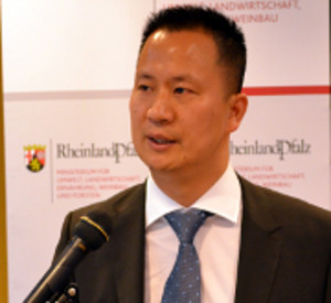 Projektentwickler und Importeur Menghan He