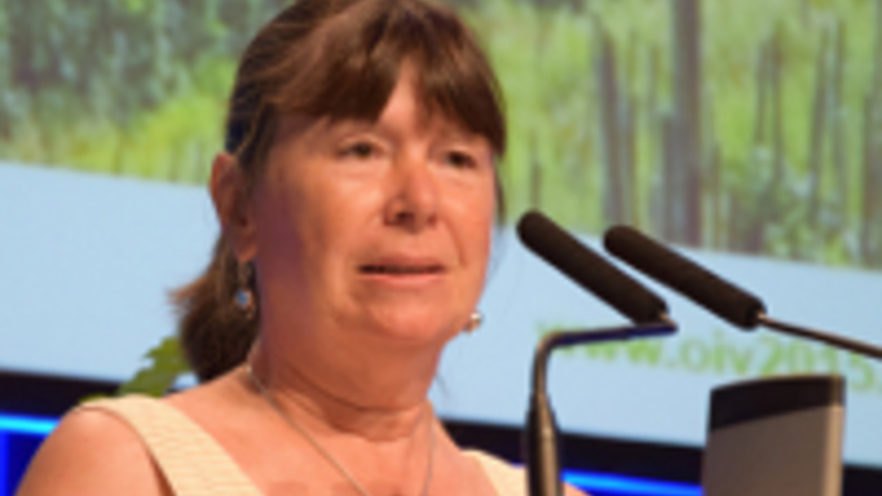 Weinbauministerin Ulrike Höfken bei ihrer Eröffnungsrede