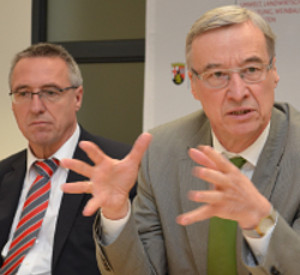 Umweltstaatssekretär Thomas Griese und Infrastrukturstaatssekretär Günter Kern
