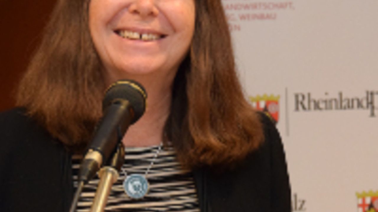 Umweltministerin Ulrike Höfken beim Ausbildungsgipfel in Mainz