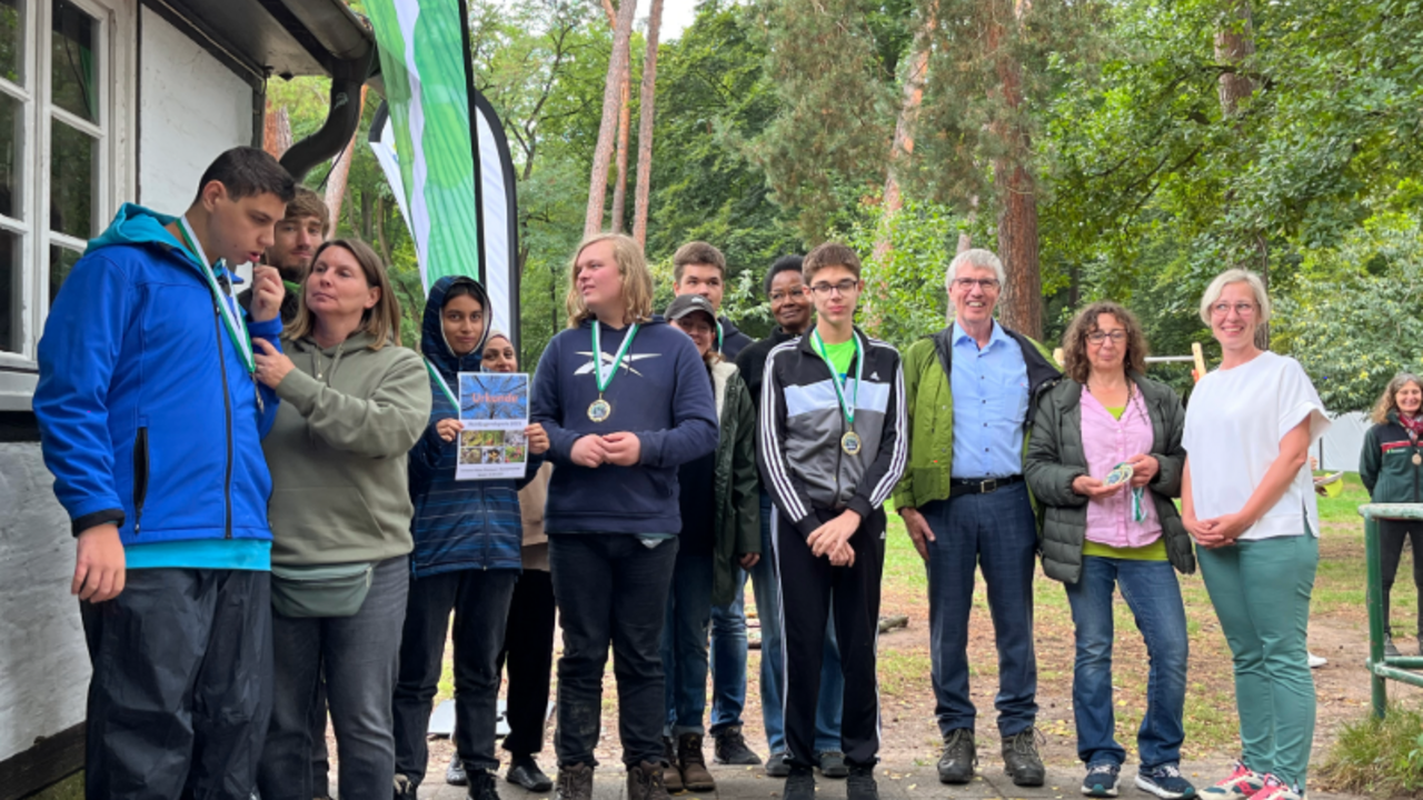 Gruppenbild mit Staatssekretär Erwin Manz