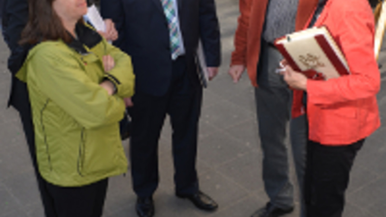Umweltministerin Höfken besucht die 11. Mainzer Arbeitstage Umweltministerin Höfken besucht die 11. Mainzer Arbeitstage