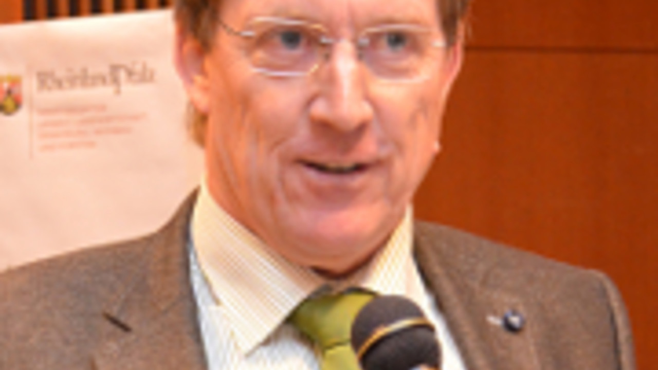 Eberhard Hartelt