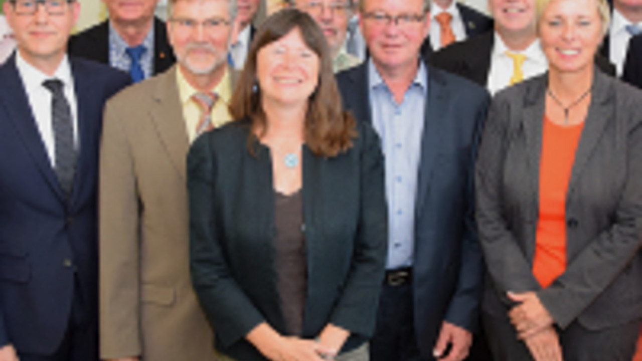 mweltministerin Ulrike Höfken mit Vetretern aus den Leader-Regionen Umweltministerin Ulrike Höfken mit Vetretern aus den Leader-Regionen