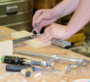 Arbeit in der Tischlerei