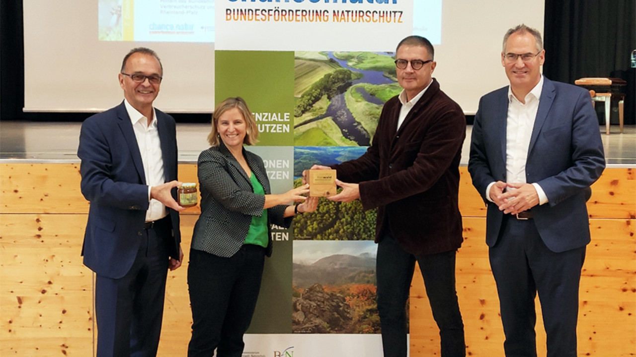 Katrin Eder mit den Landräten Fritz Brechtel und Dietmar Seefeldt sowie BfN Vizepräsident Thomas Graner