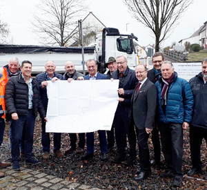 1. Spatenstich für das Nahwärmenetz in Gimbweiler