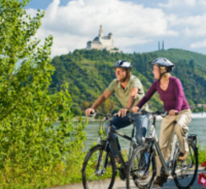 Radfahrer am Rhein, Foto: Dominik Ketz/Rheinland-Pfalz Tourismus GmbH