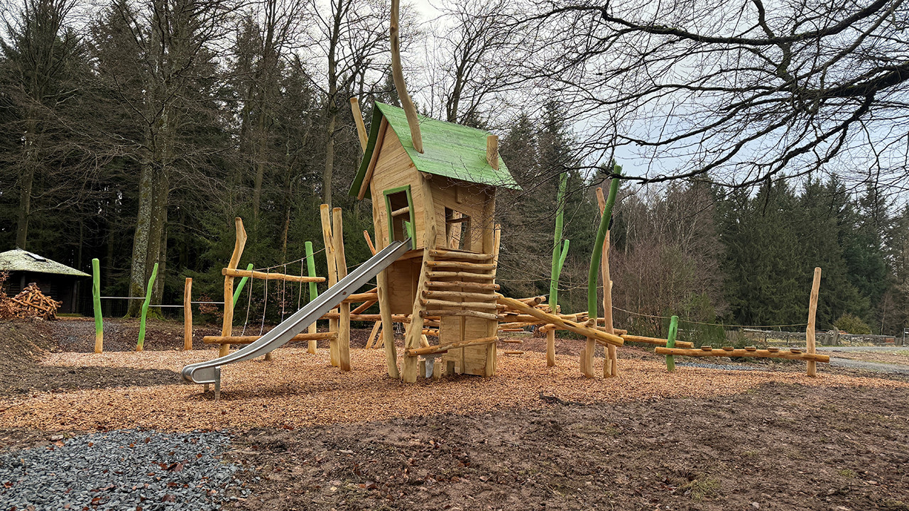 Der neu angelegte Spielplatz am Nationalparktor Wildenburg