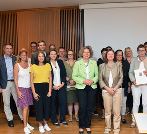 Umweltministerin Ulrike Höfken und die Umweltpreisträger 2019