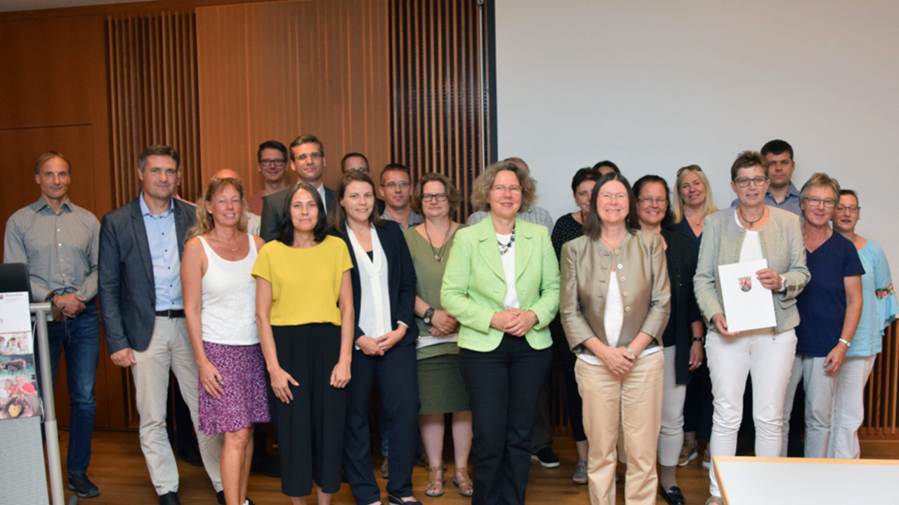 Umweltministerin Ulrike Höfken und die Umweltpreisträger 2019