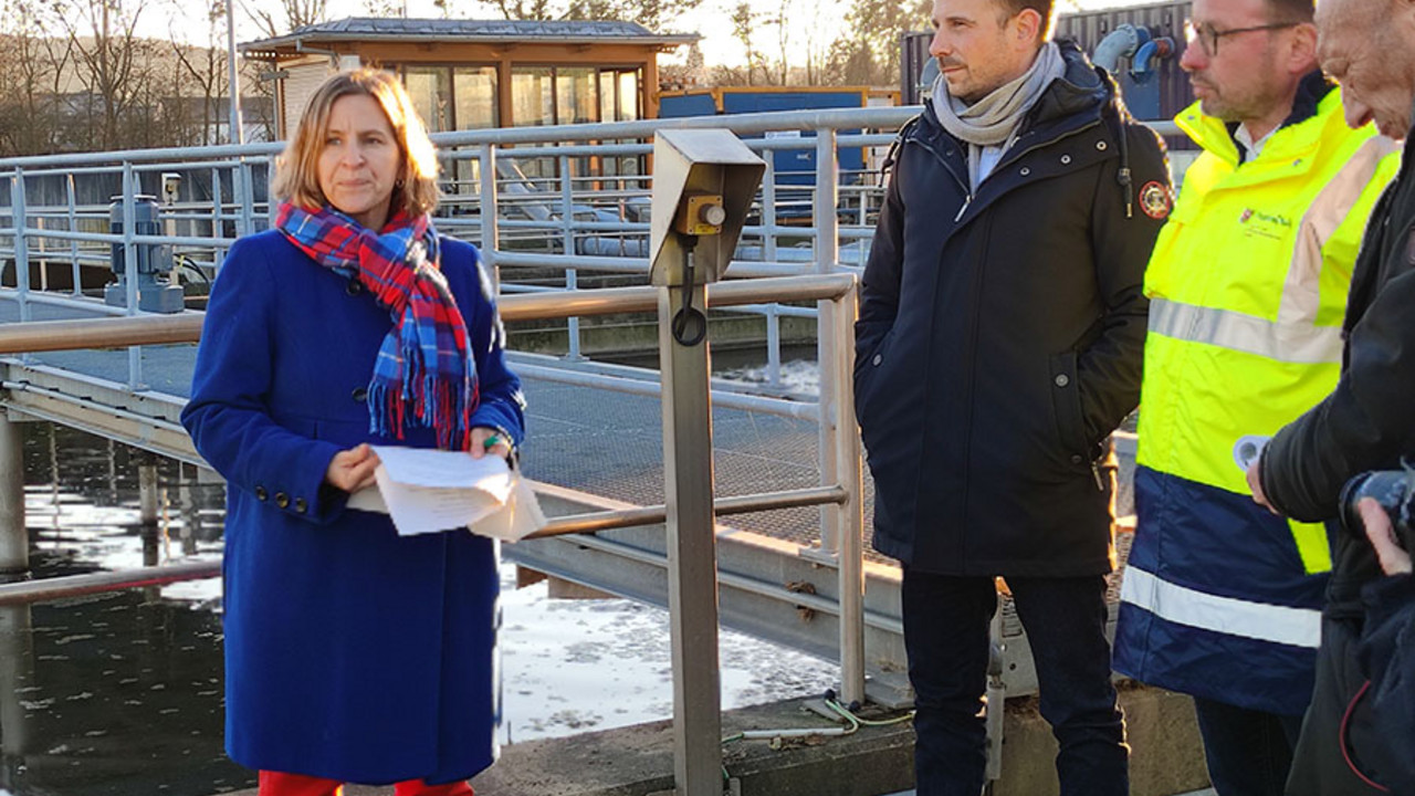 Klimaschutzministerin Katrin Eder besucht die Kläranlage Sinzig.