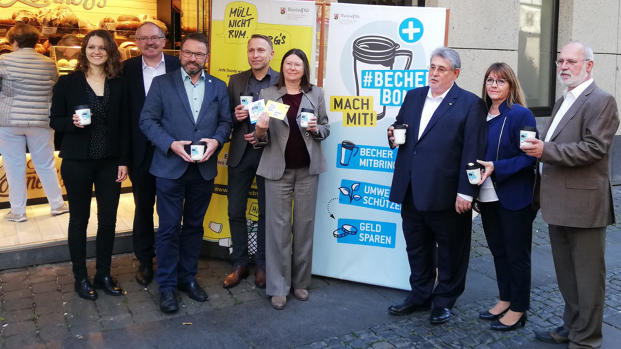 Höfken besucht Fachgeschäft des Bäckereiunternehmens „Die Lohner’s“