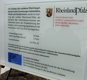 Infotafel zum Rheinhauptdeich in Leimersheim