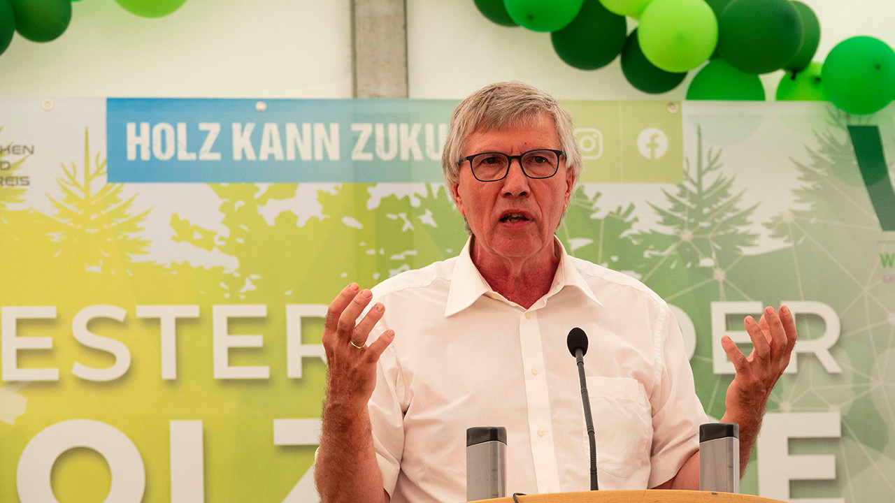 Umweltstaatssekretär Dr. Erwin Manz eröffnet die Westerwälder Holztage 2025