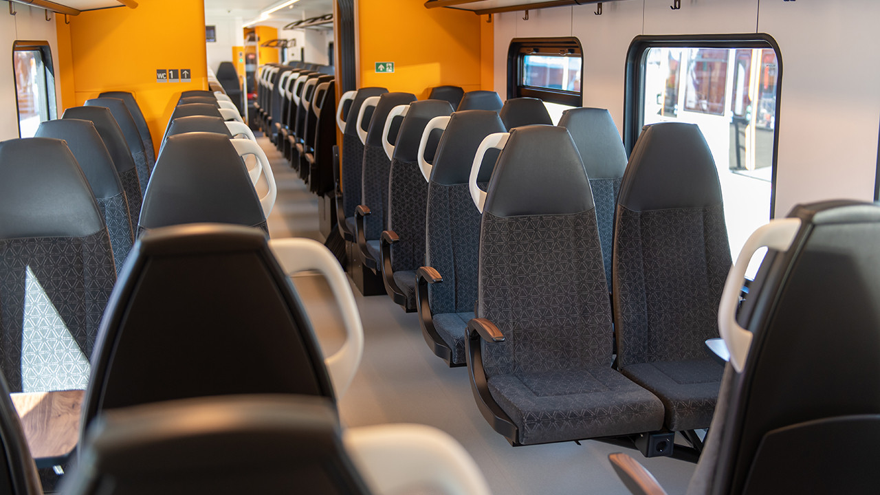 Grossraumwagen des Stadler FLIRT Akku