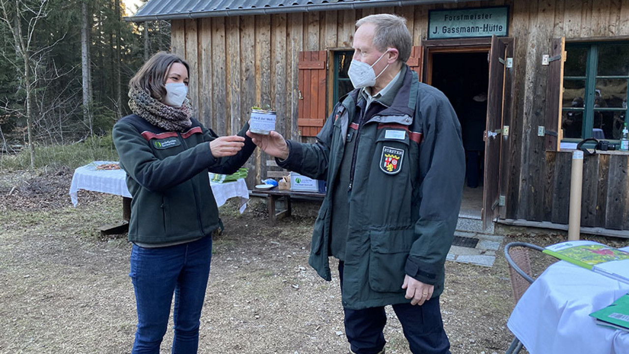 Staatsministerin Anne Spiegel auf Exkursion im Idarwald