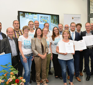 Umweltministerin Ulrike Höfken mit Pirmin Spiegel und den Umweltpreisträgern 2018.