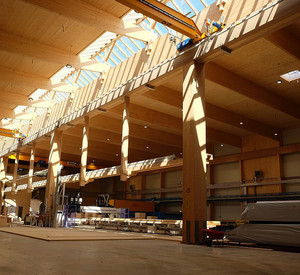 Fertigungshalle CLTECH