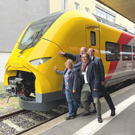 Ein-Zug der neuen Akku-Fahrzeuge