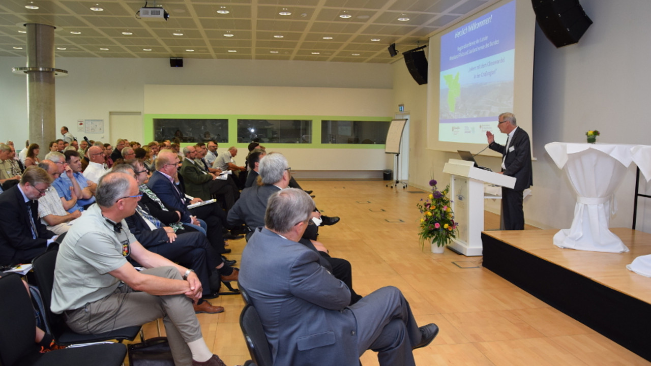 Staatssekretär Griese spricht auf der Regionalkonferenz