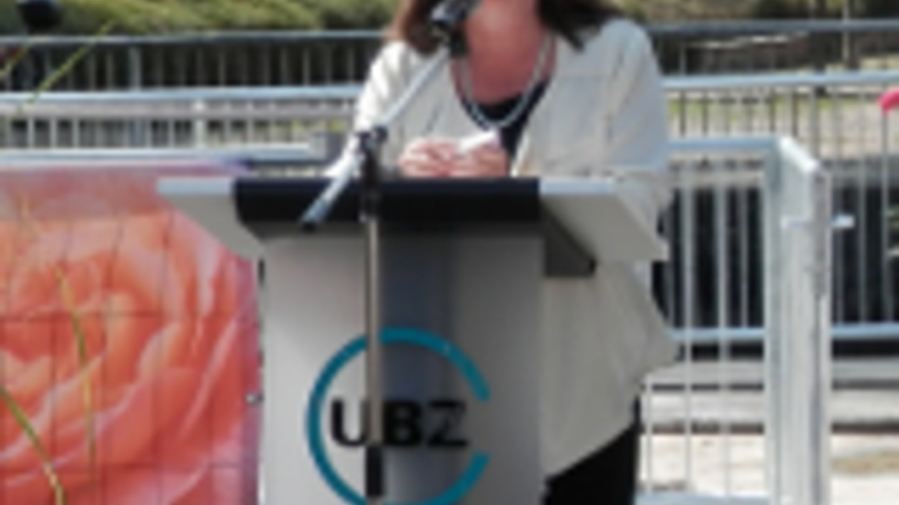 Umweltministerin Höfken bei der offiziellen Einweihung der Fischtreppe Umweltministerin Höfken bei der offiziellen Einweihung der Fischtreppe